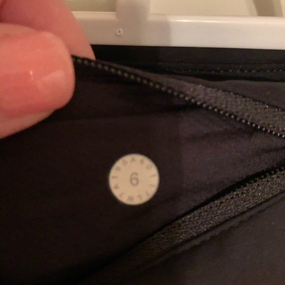 Lululemon Speed Shorts - Picture 5 of 5